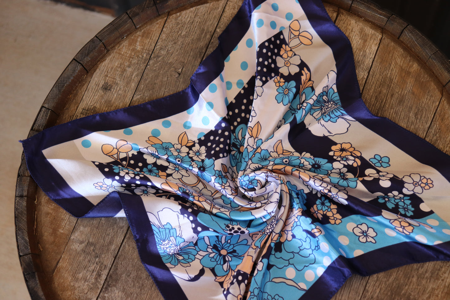 Blue floral twilly