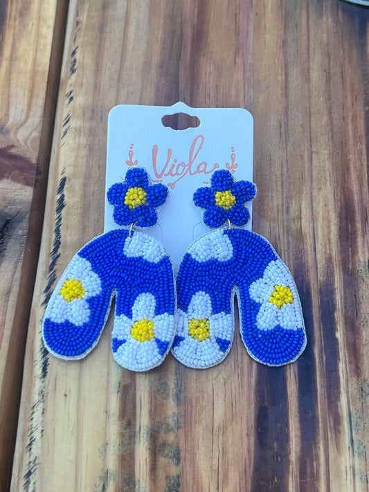 Blue daisy earrings