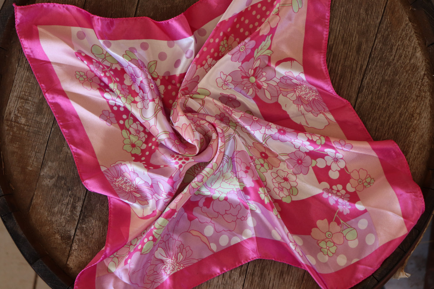 Pink twilly