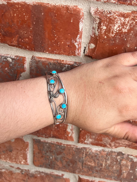 5 stone cuff