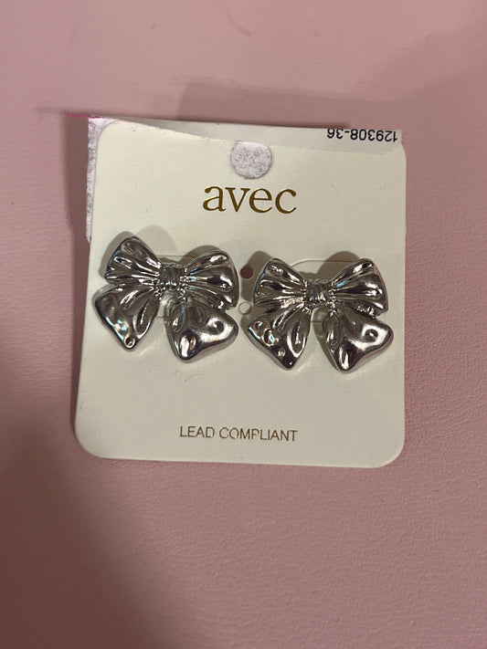 Silver bow studs