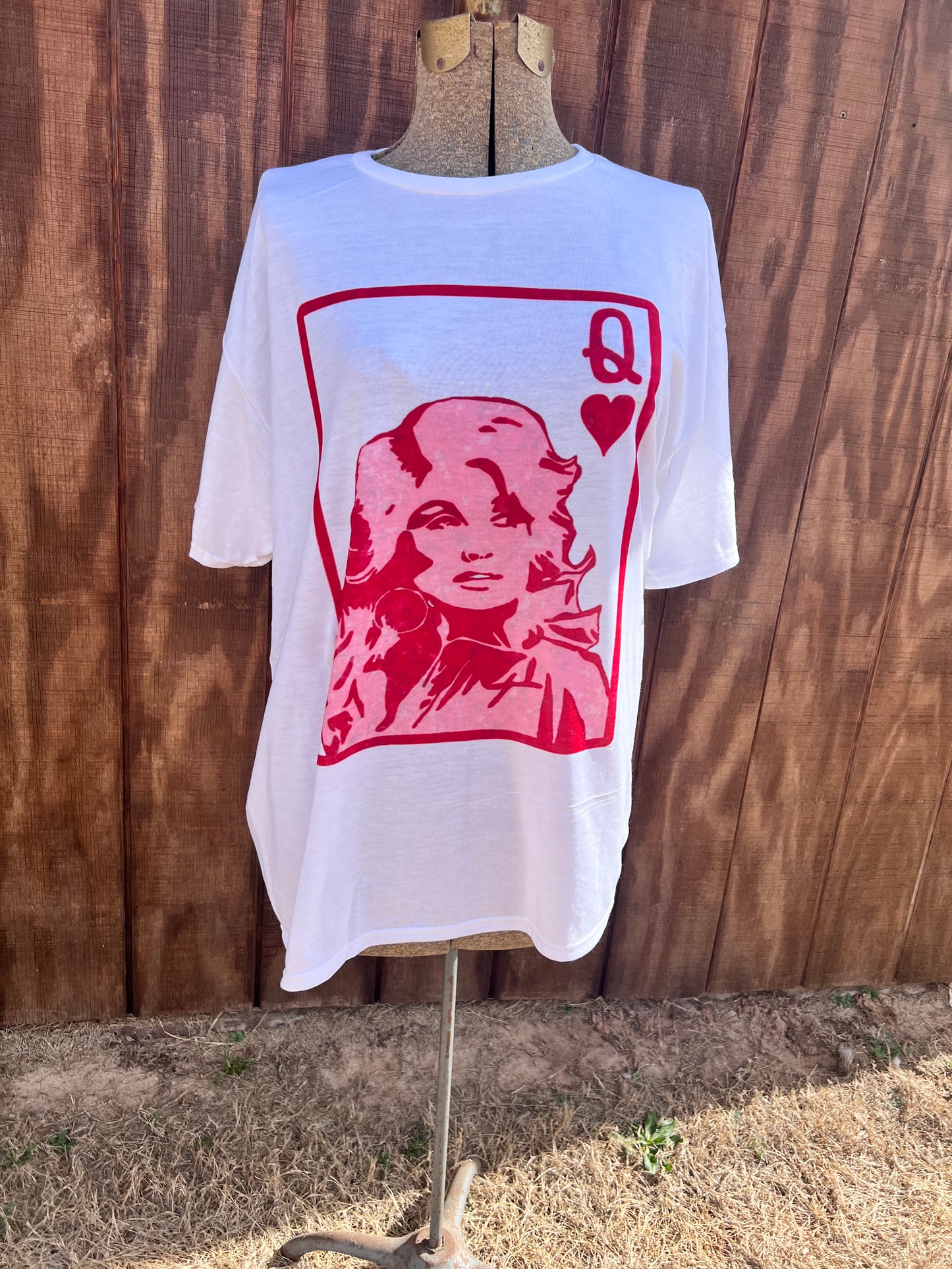 queen dolly tee